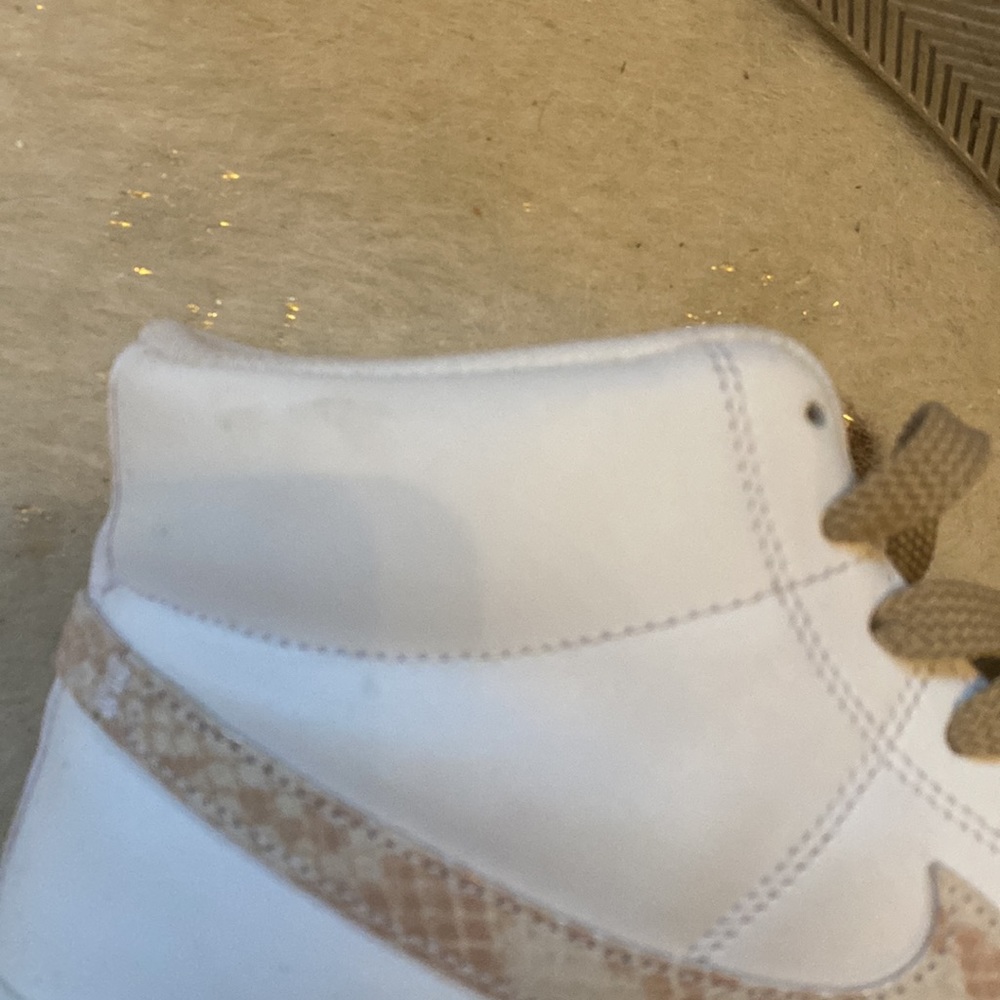 GUC NIKE SIZE 9 - Picture 3 of 12